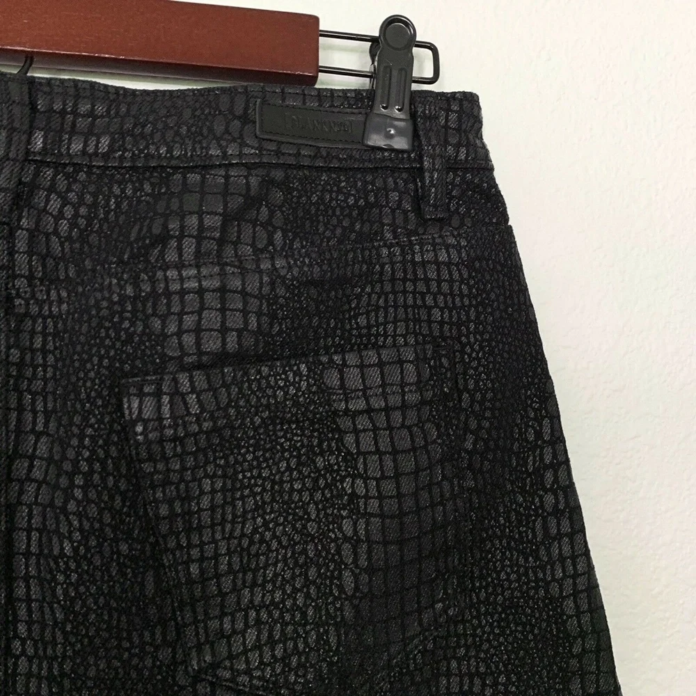 BLANKNYC Skirt Womens Size 26 Black Snake Print Coated Fray Raw Hem Mini NWT